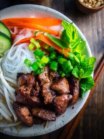 cropped-vietnamese-pork-noodle-bowl-4.jpg