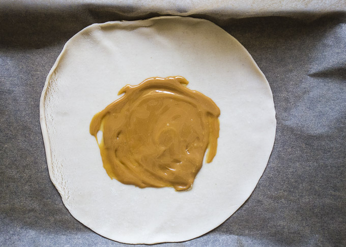 layer of caramel on a pie crust
