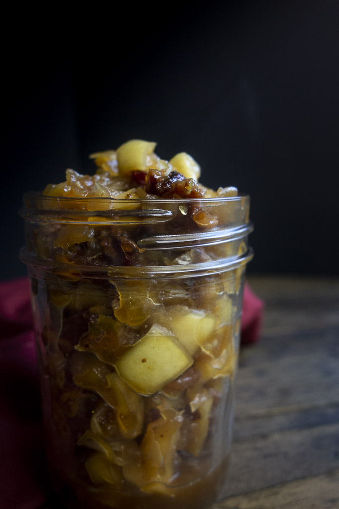 apple chutney in a jar