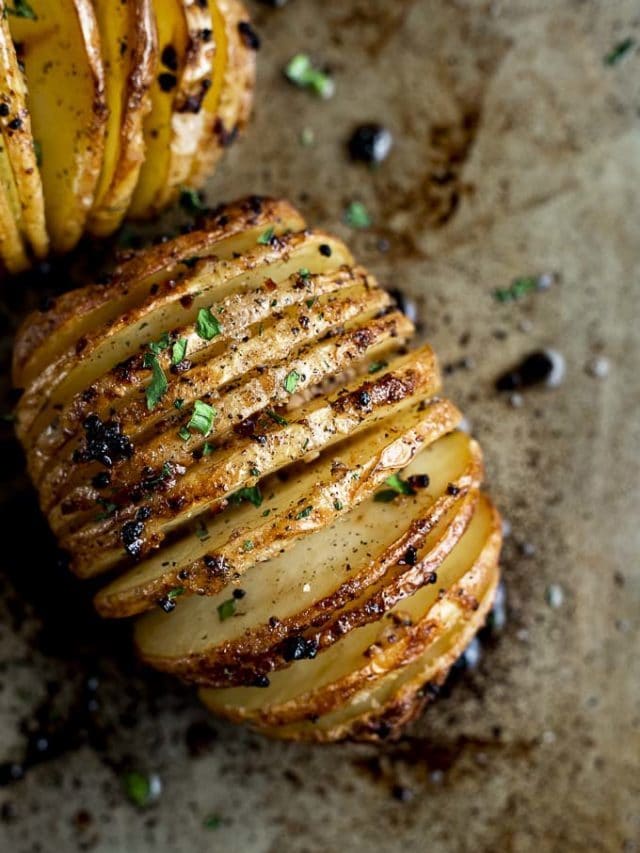 HASSELBACK POTATO RECIPE WITH GARLIC STORY