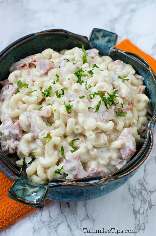 creamy pasta with ham in a bowl