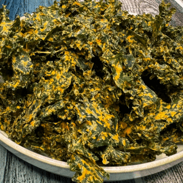 Homemade Cheesy Kale Chips