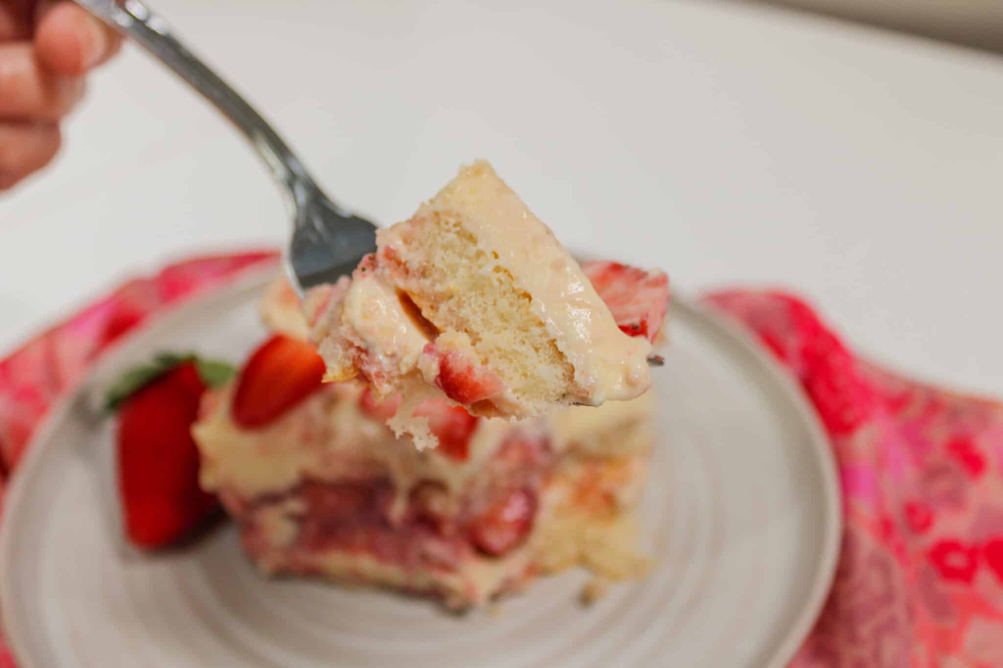 Easy No-Bake Strawberry Tiramisu Recipe