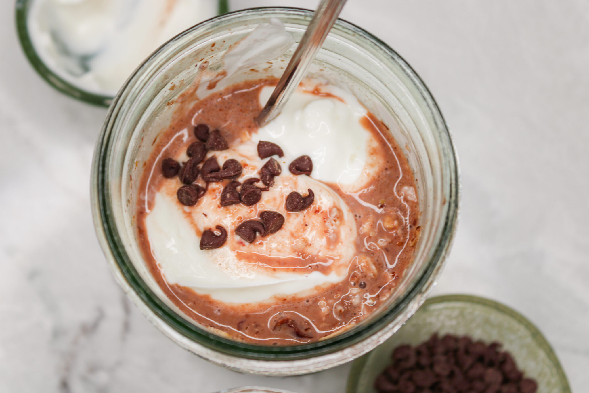 chocolate cherry overnight oats
