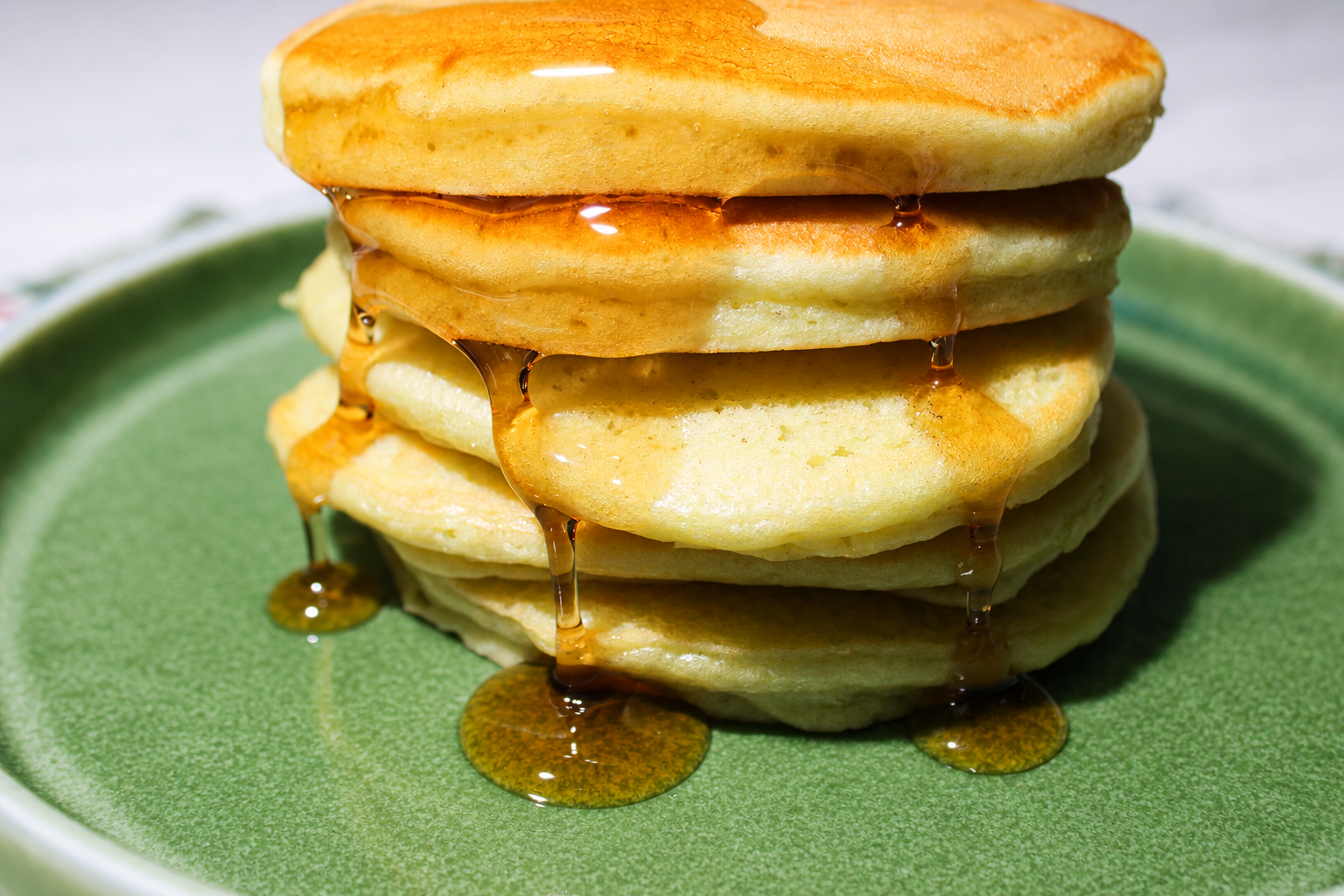 Fluffy Pandan Pancakes