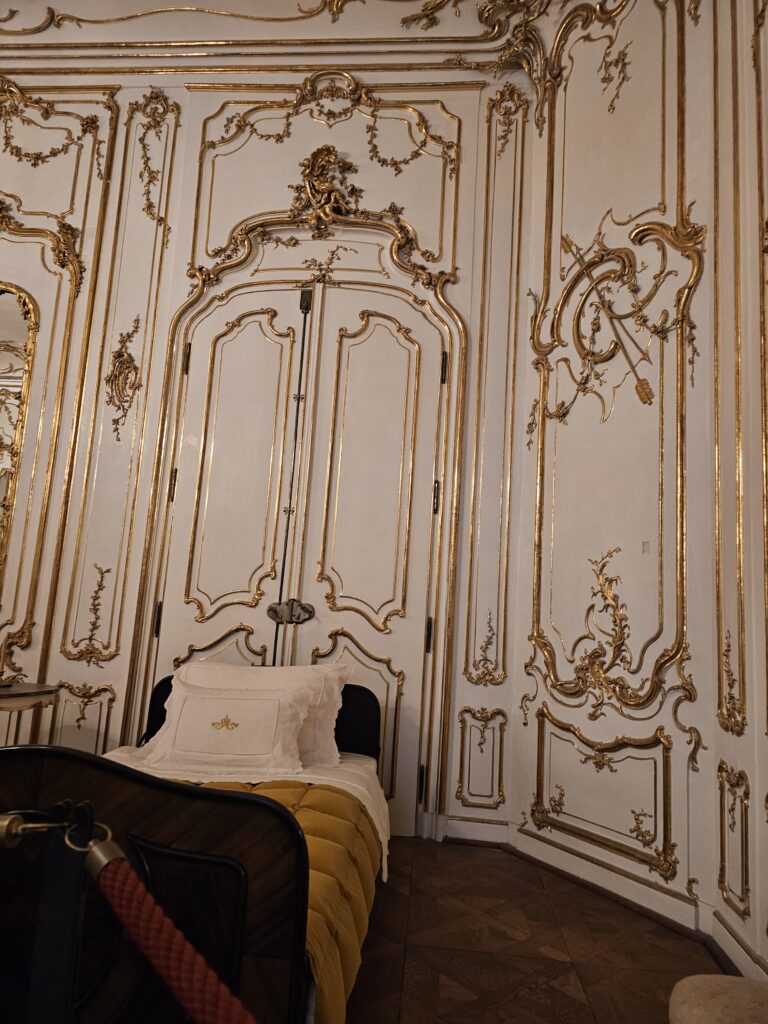 Empress Elisabeth's Bed Contrary to expectations of a luxurious royal bed, Empress Elisabeth slept in a simple iron bed frame, reflecting her austere personal preferences regarding healthy sleeping habits.
