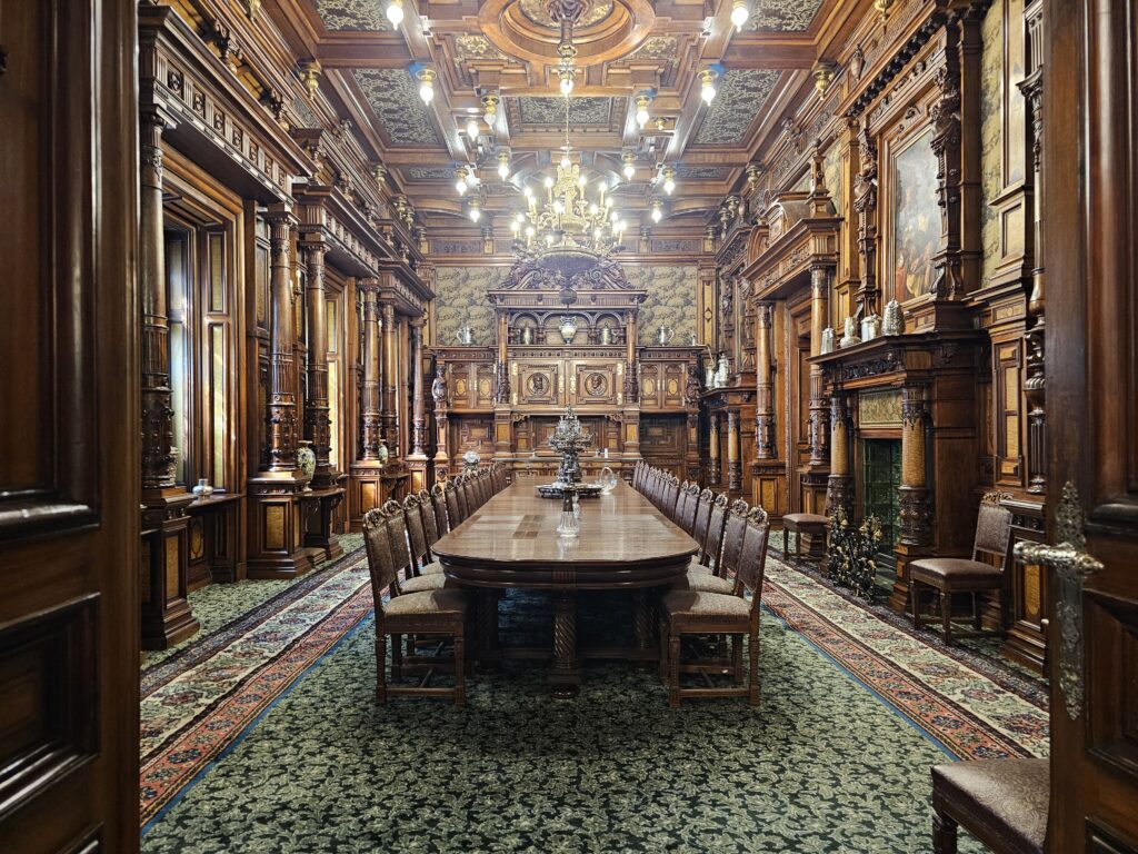 The majestic Royal Dining Room inside PeleÈ™ Castle