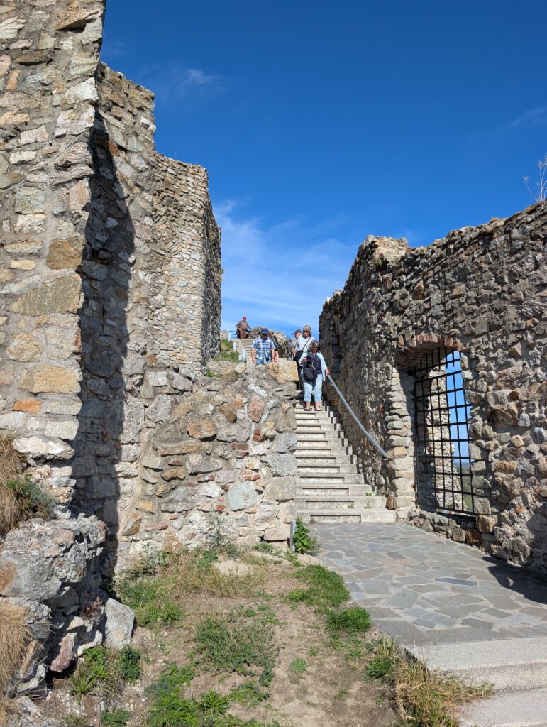 Ruins within Devins Castle